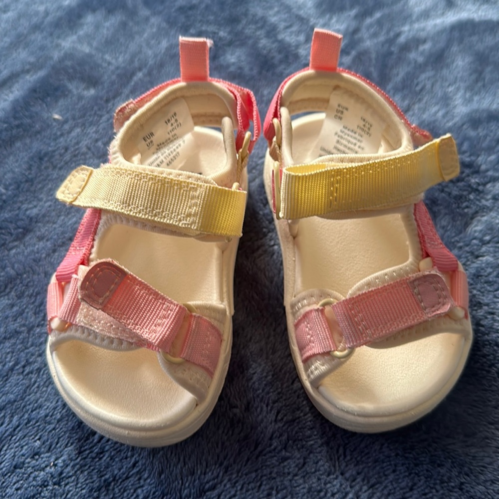 H&M baby girl strap sandals